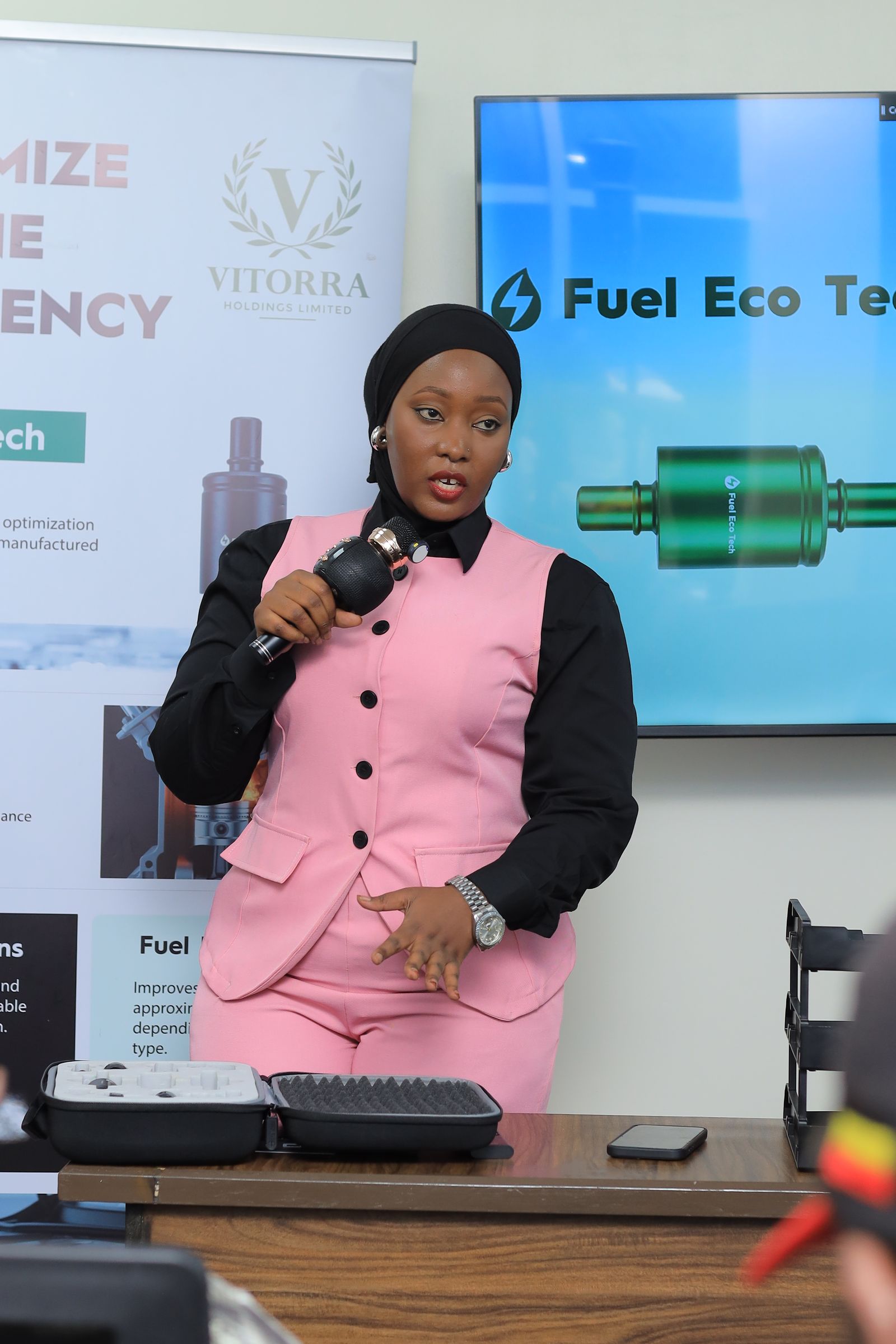 The Fuel Eco Tech device demonstrated on screen